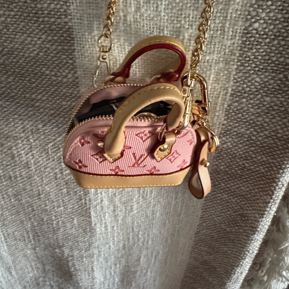 Pink Mini Key & Card Holder Charm - Picture 9 of 12